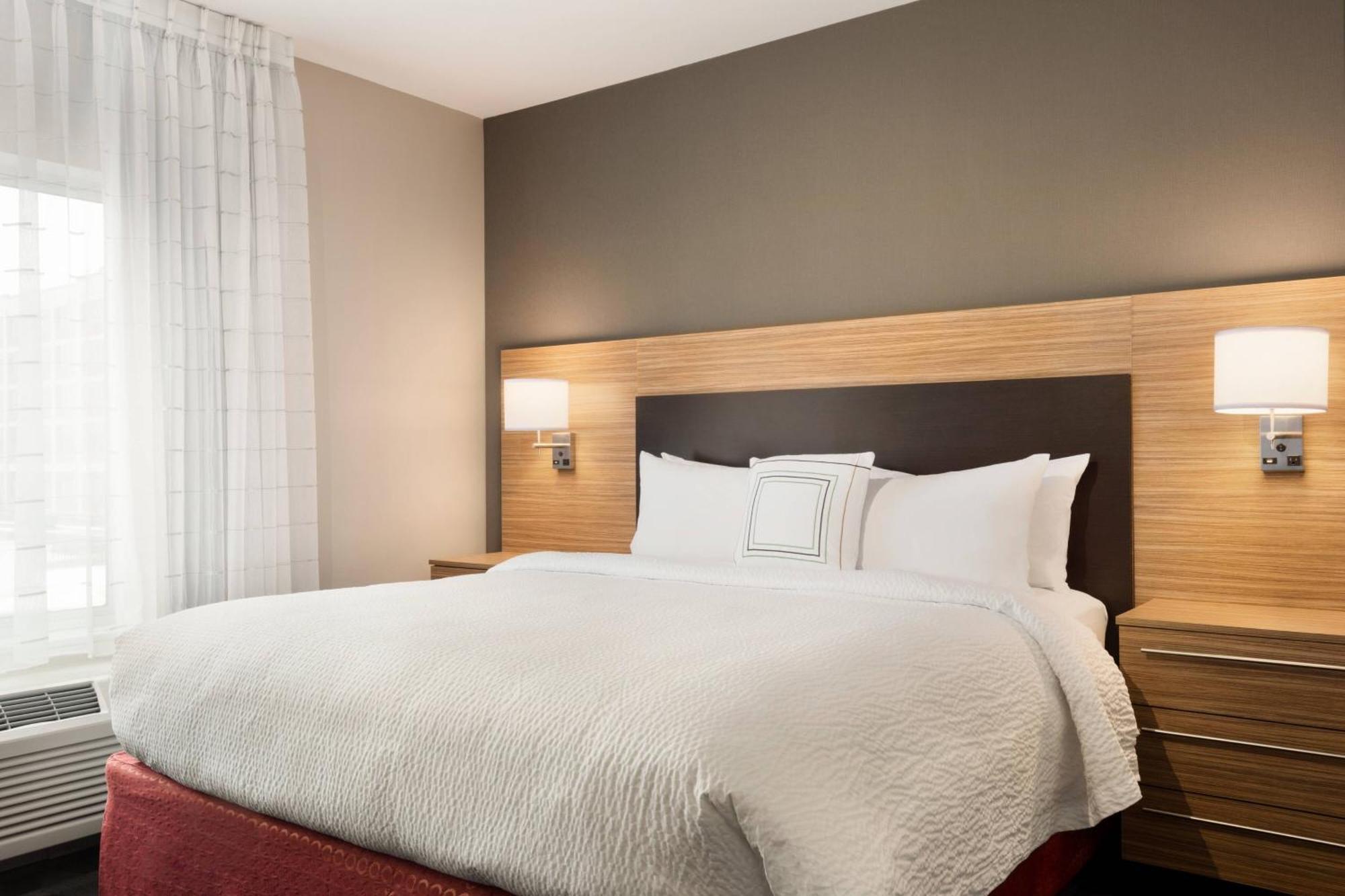 Towneplace Suites By Marriott Dubuque Downtown Eksteriør billede