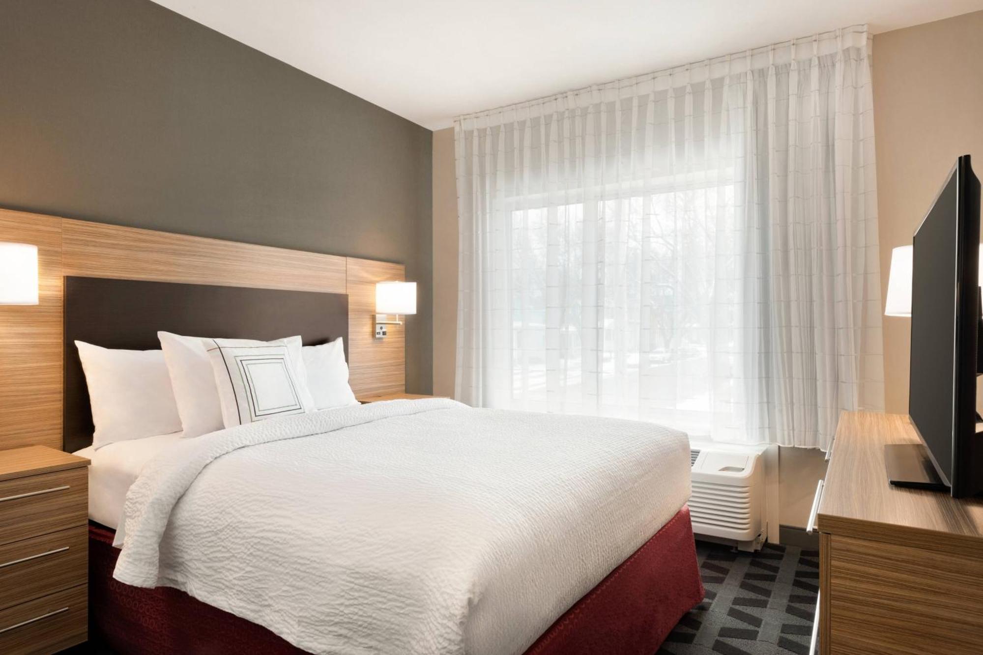 Towneplace Suites By Marriott Dubuque Downtown Eksteriør billede