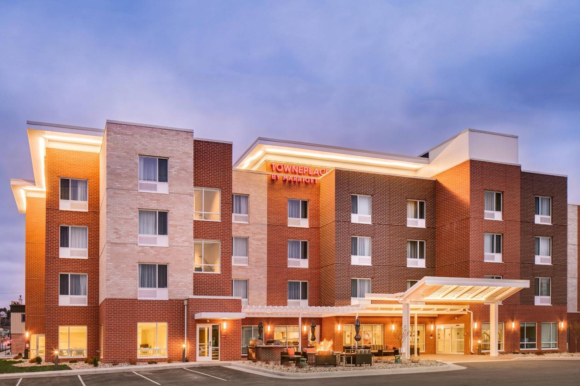 Towneplace Suites By Marriott Dubuque Downtown Eksteriør billede